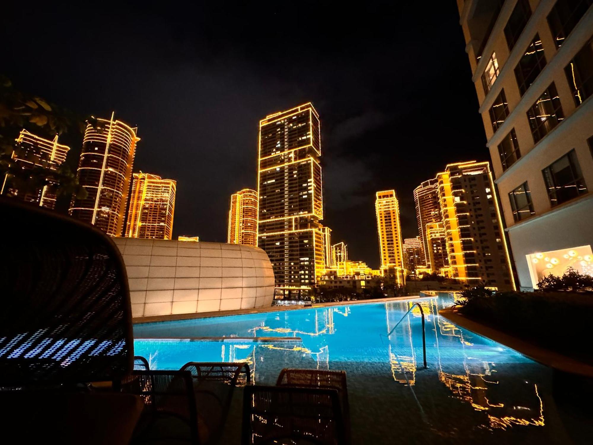 Luxxe Interior Design Condo - Novotel Residences At Acqua Private Residences Мандалуйонг Экстерьер фото